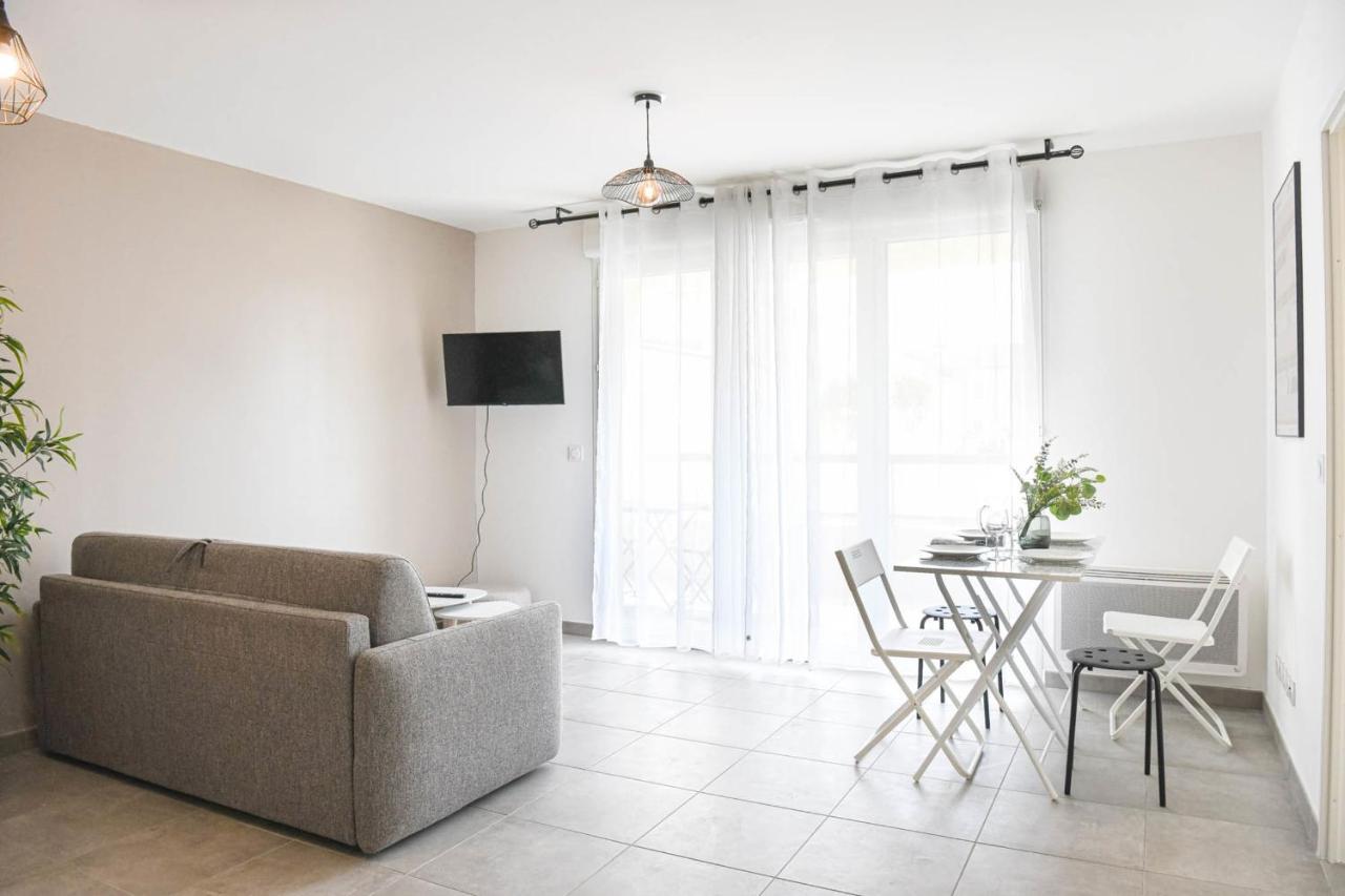 Appart Avec Terrasse Et Parking A 2 Min Du Metro Marseille Exterior photo